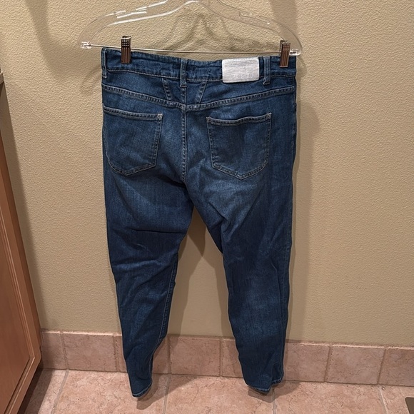 Closed woman's blue jeans made in Italy with orangic cotton. - Picture 9 of 15